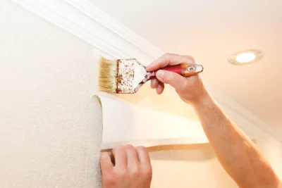 Pose de papier peint à Louannec — revêtements muraux et toiles de verre